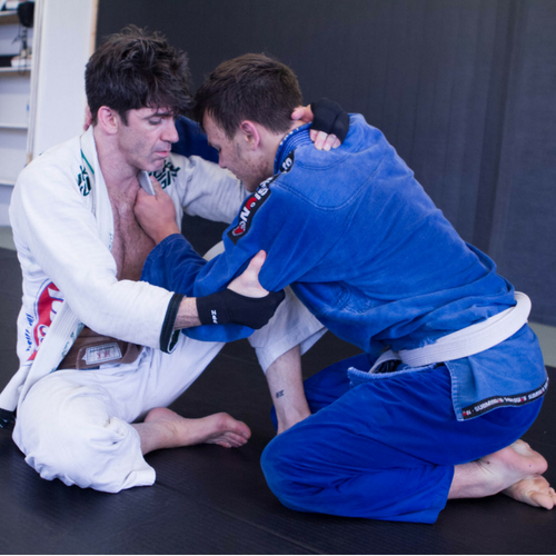 Grappz finger protection grappling gloves being used in brazilian jiu jitsu, BJJ, mma and Judo as the better alternative to BJJ tape.